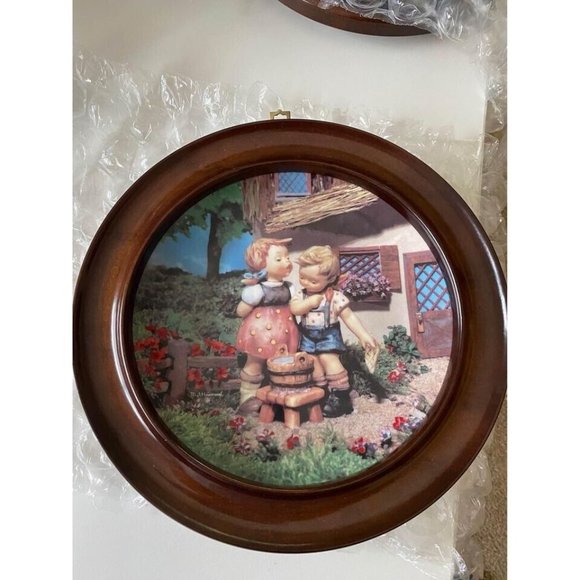 MJ Hummel Little Companions Collectors Plates - Lot of 6 with certificates - Picture 2 of 10